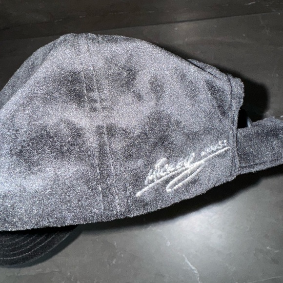 NWOT DISNEY HAT 🧢 - Picture 2 of 4